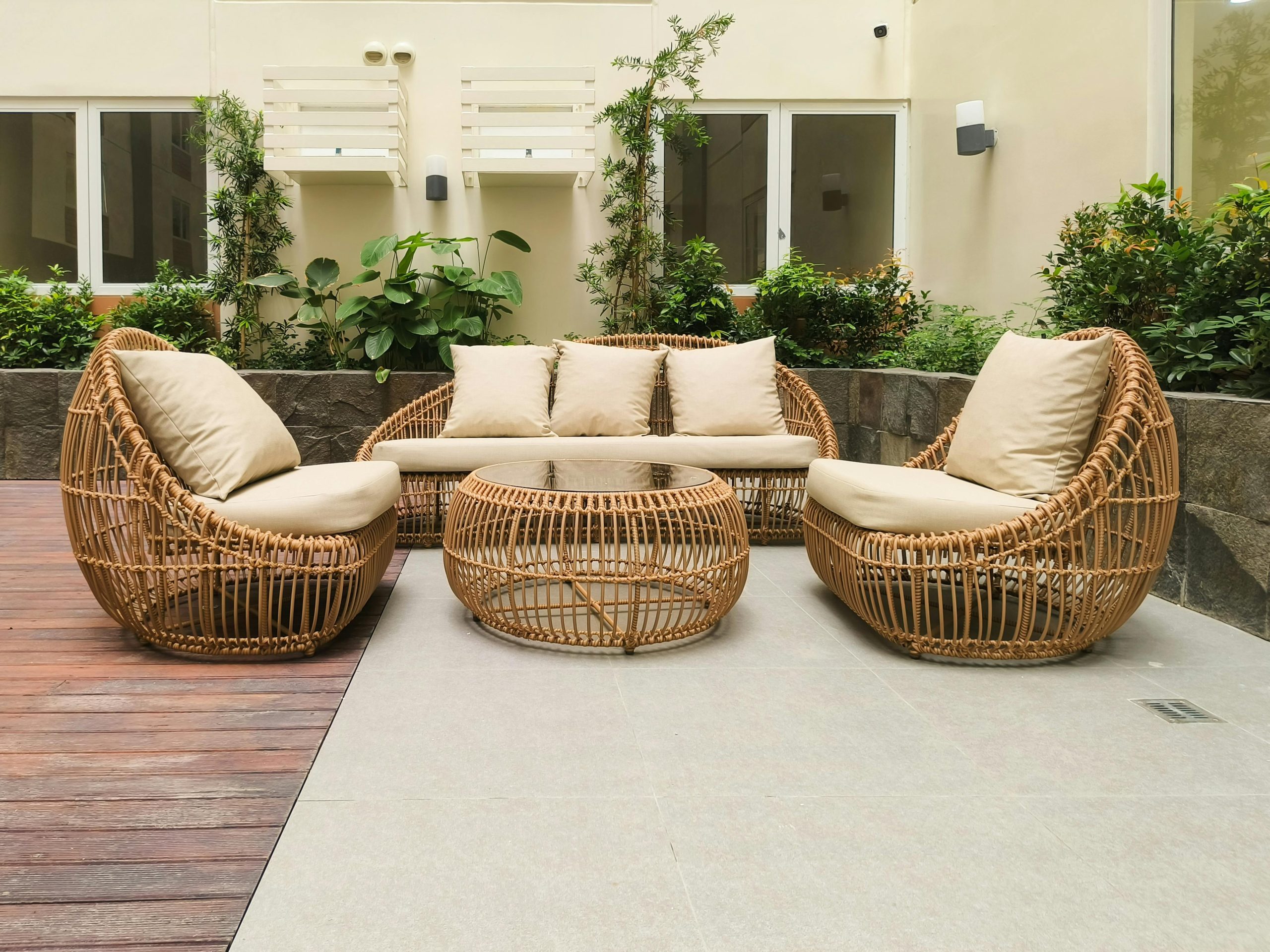 Top 10 Patio & Outdoor Furniture Sets for a Stylish Backyard in 2026 (Under $1,000 Guide)